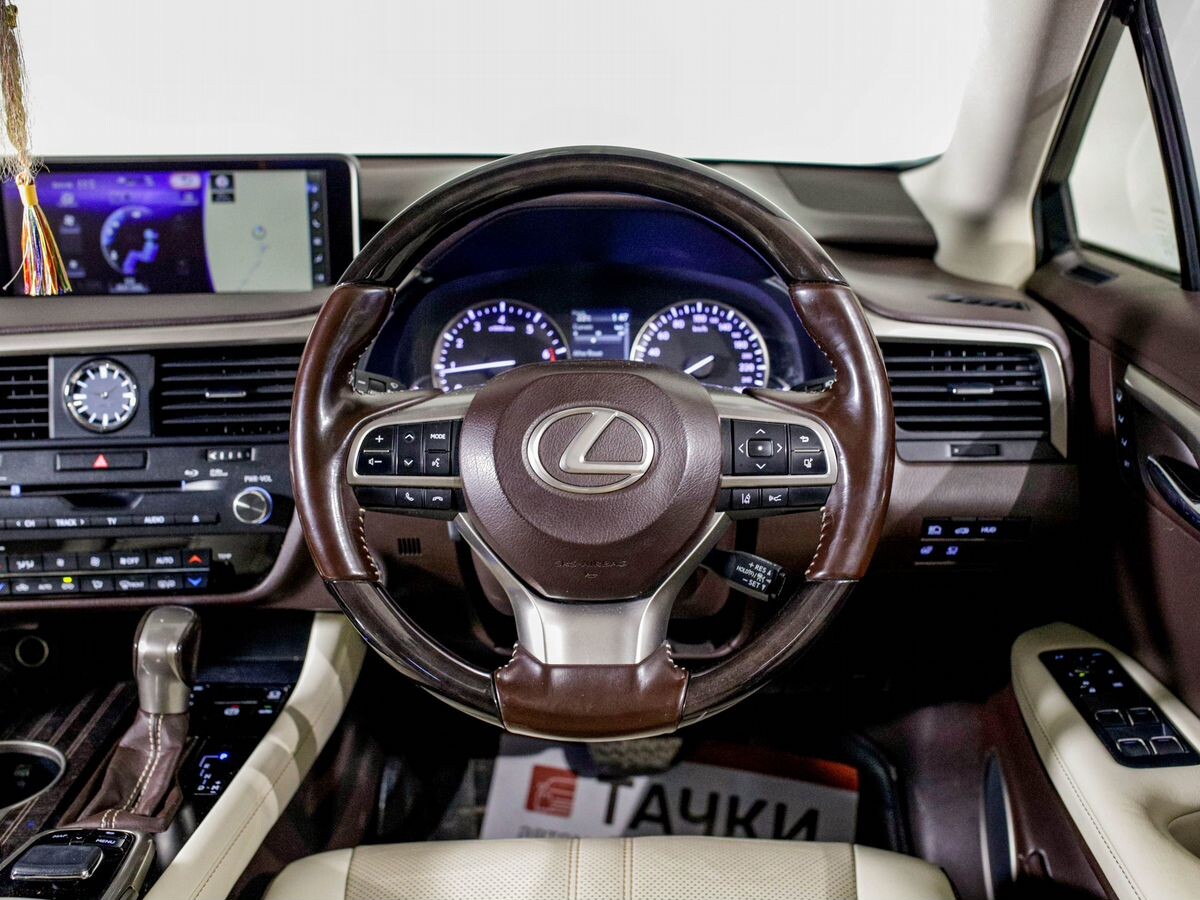 Lexus RX200t 2017 - фото автомобиля