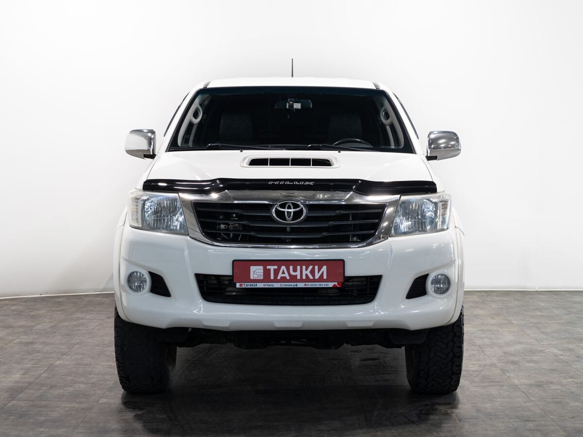 Toyota Hilux 2012 - фото автомобиля