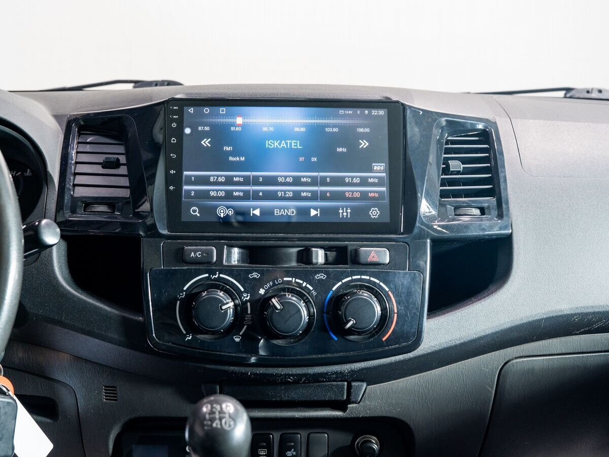 Toyota Hilux 2012 - фото автомобиля