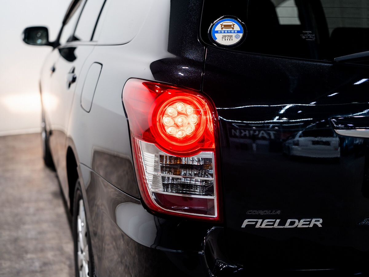Toyota Corolla Fielder 2010 - фото автомобиля