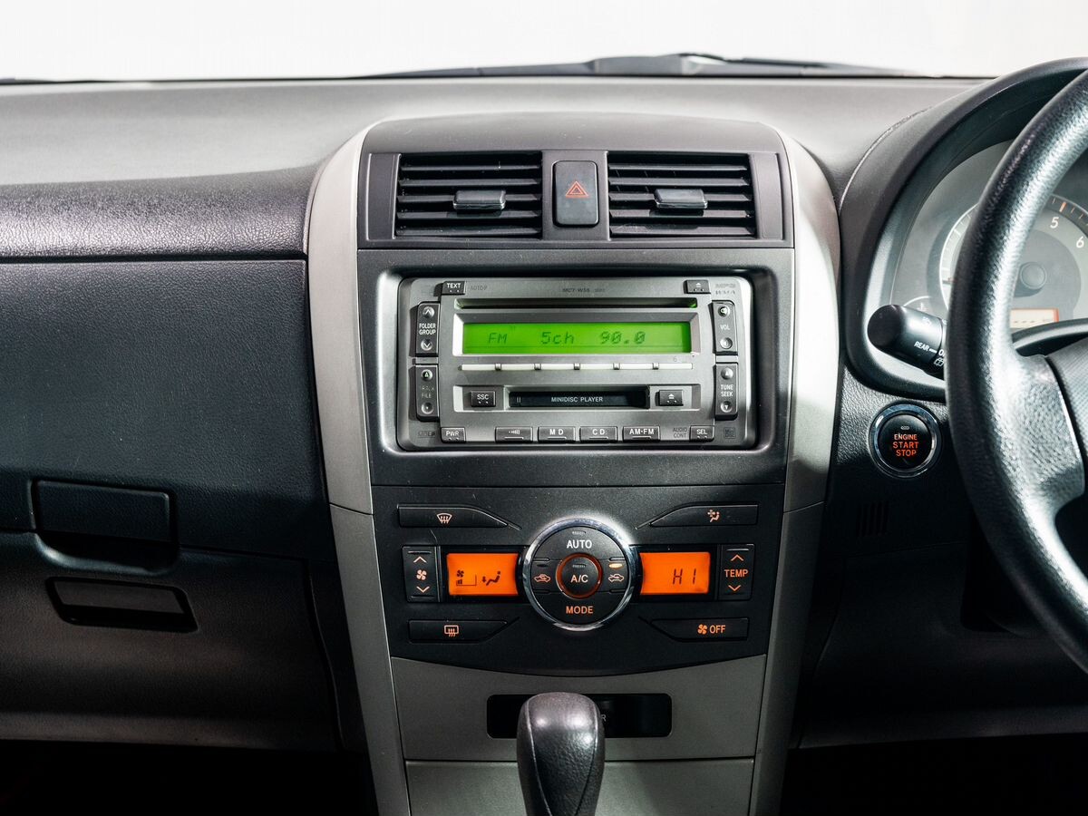 Toyota Corolla Fielder 2010 - фото автомобиля