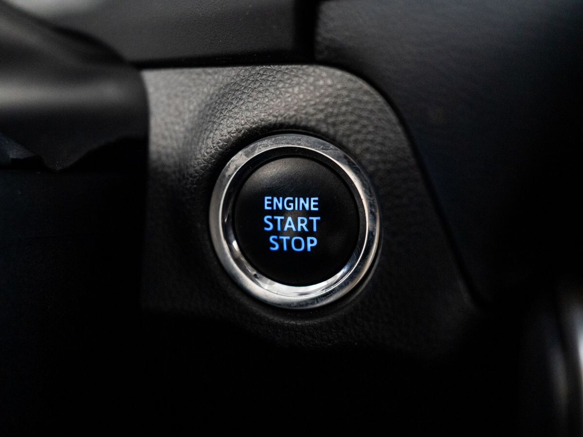 Toyota RAV4 2021 - фото автомобиля