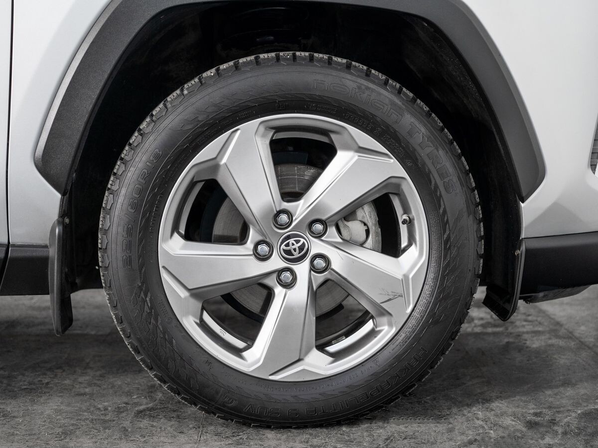 Toyota RAV4 2021 - фото автомобиля