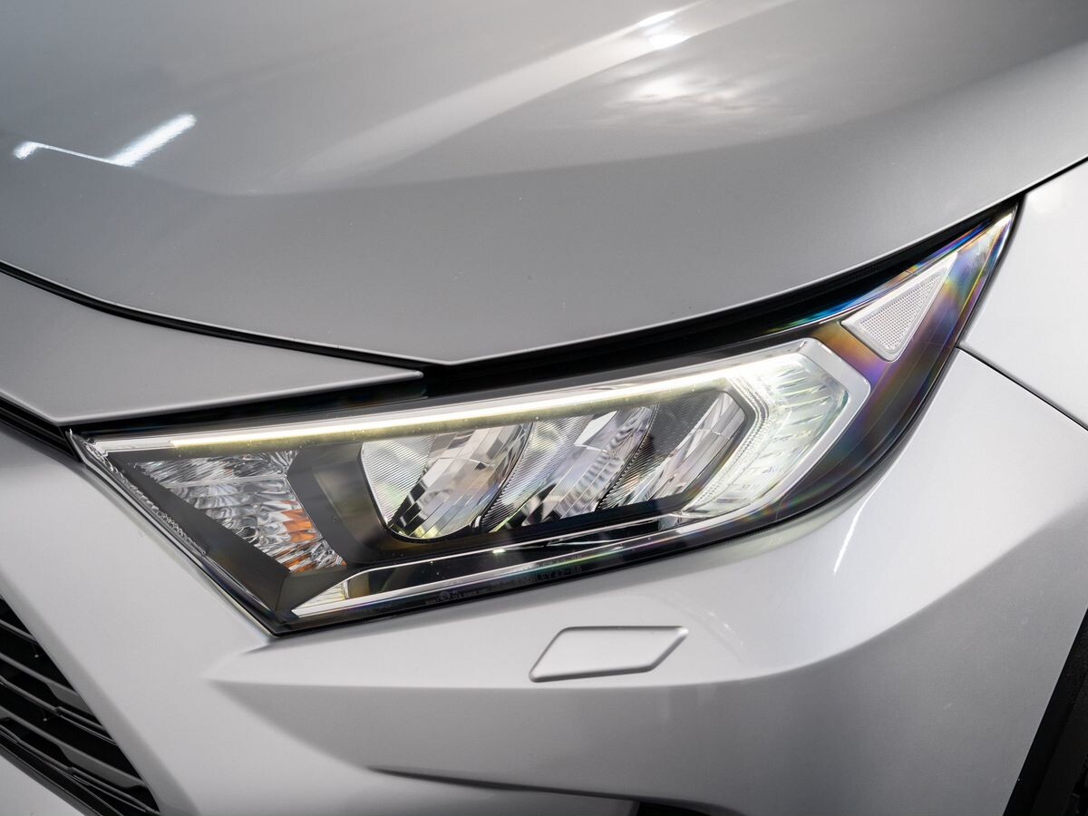Toyota RAV4 2021 - фото автомобиля