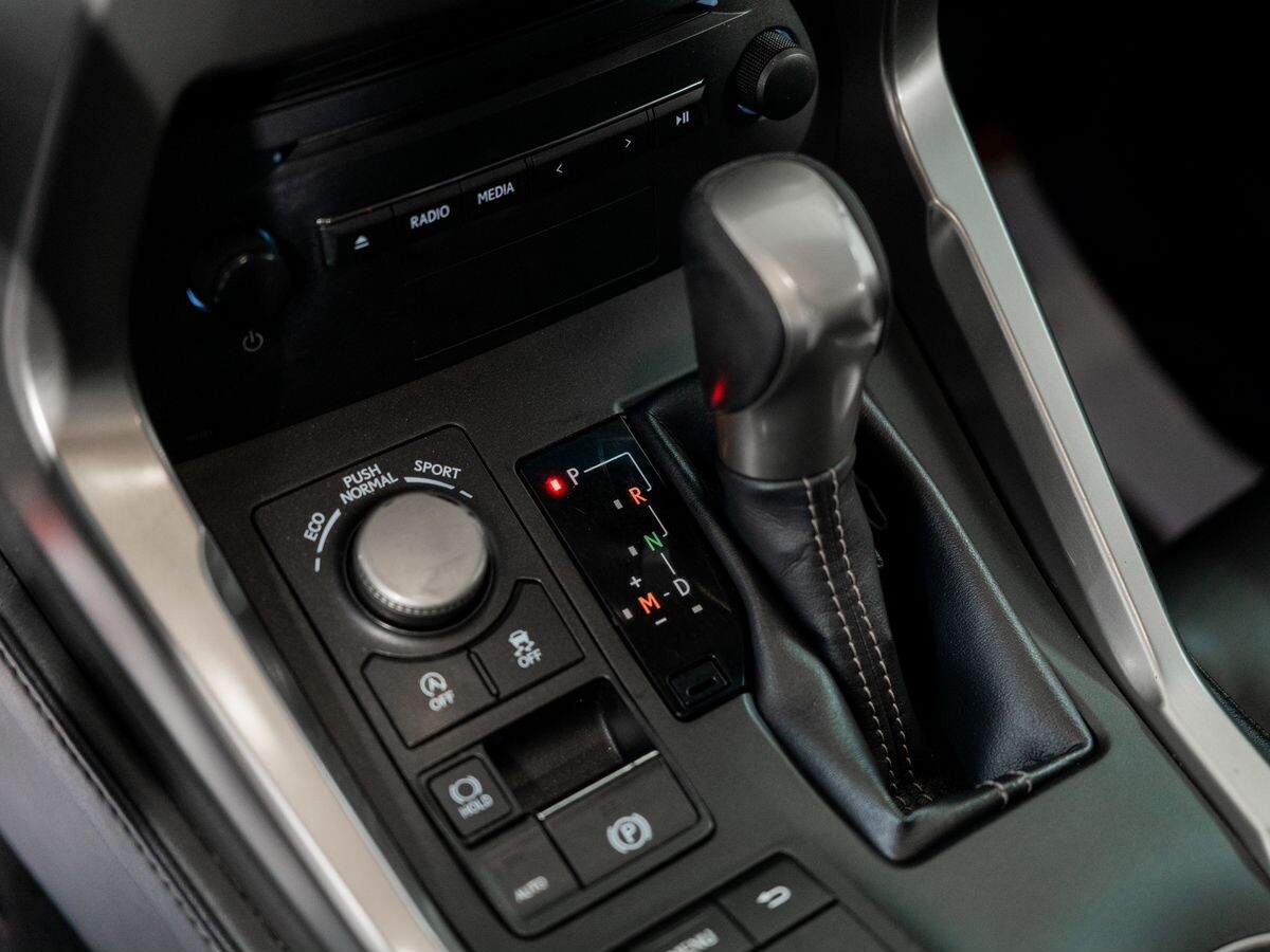 Lexus NX200 2016 - фото автомобиля