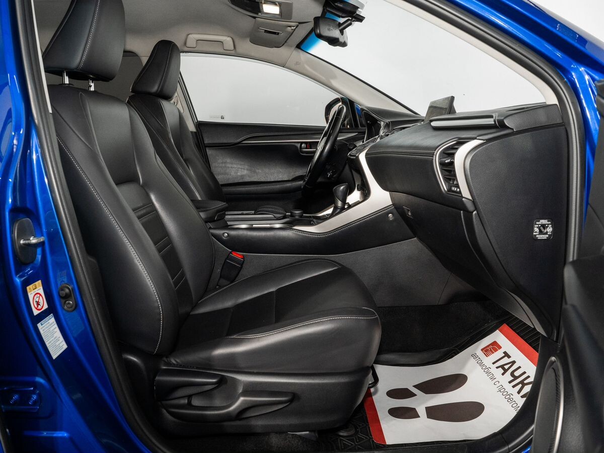 Lexus NX200 2016 - фото автомобиля