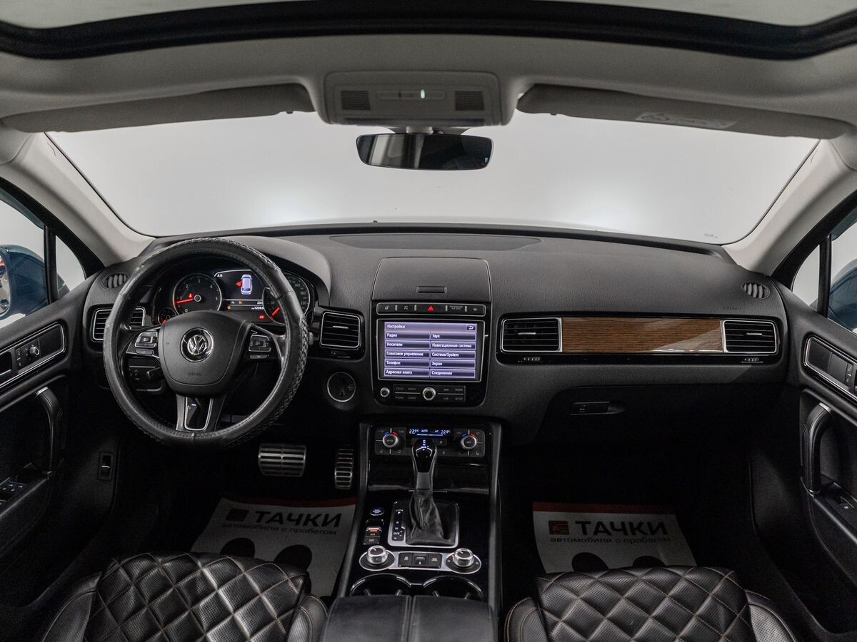 Volkswagen Touareg 2017 - фото автомобиля