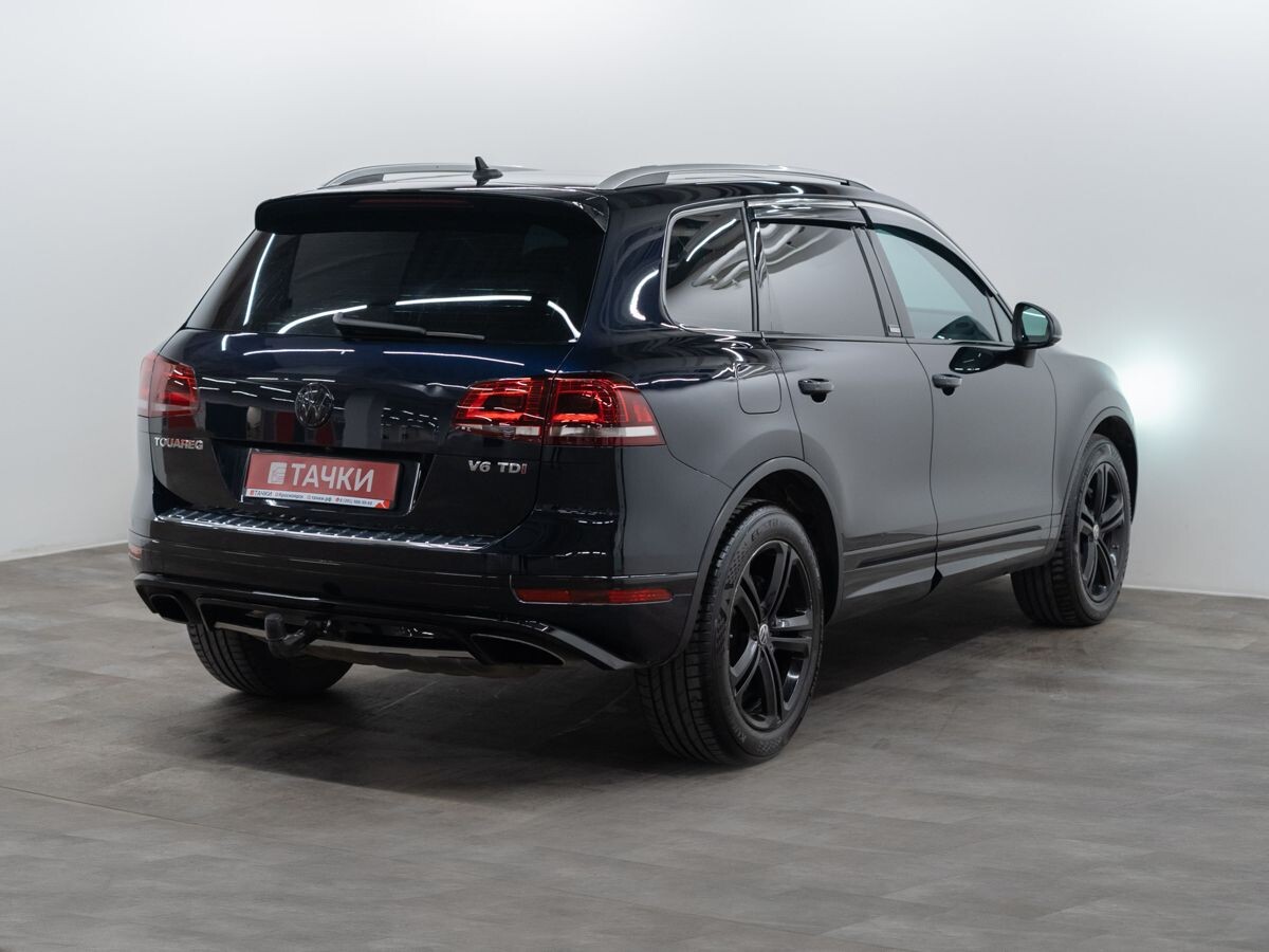 Volkswagen Touareg 2017 - фото автомобиля