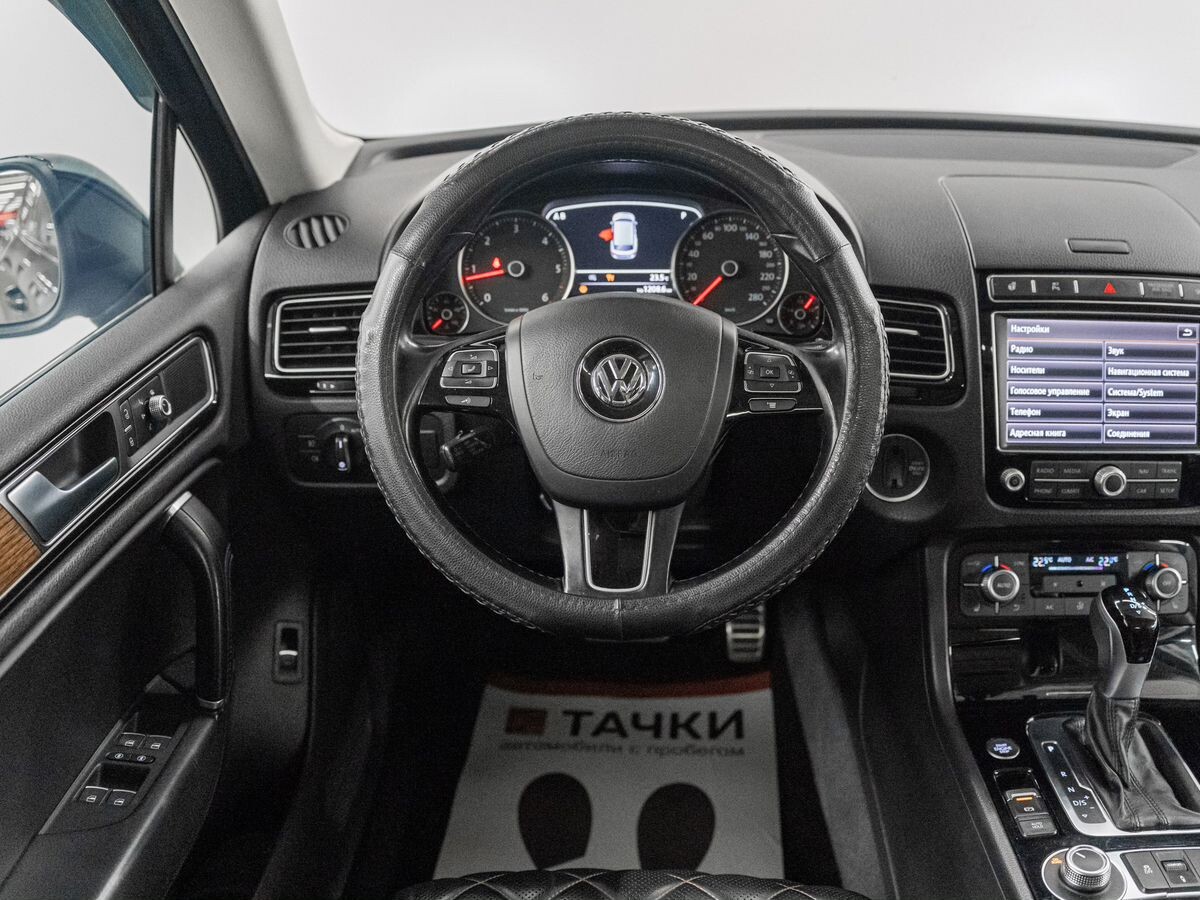 Volkswagen Touareg 2017 - фото автомобиля