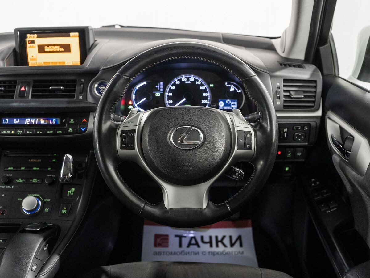 Lexus CT200h 2011 - фото автомобиля