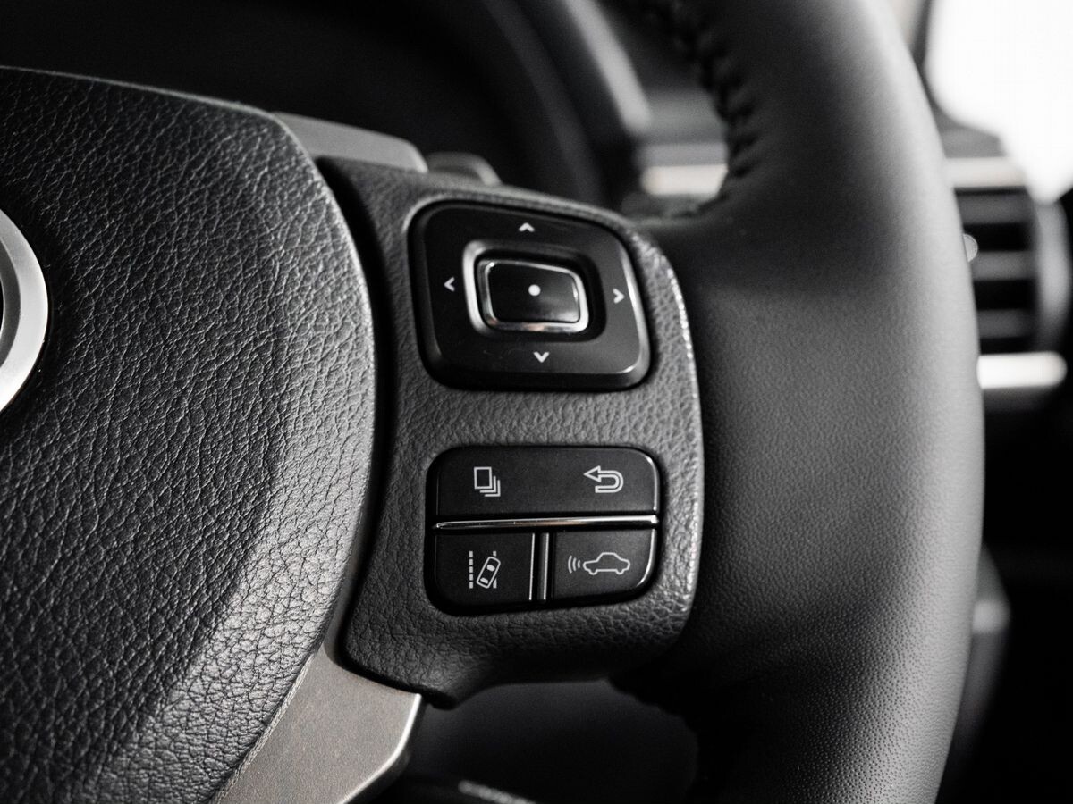Lexus IS300h 2016 - фото автомобиля