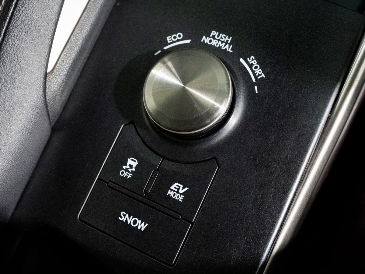 Lexus IS300h 2016 - фото автомобиля