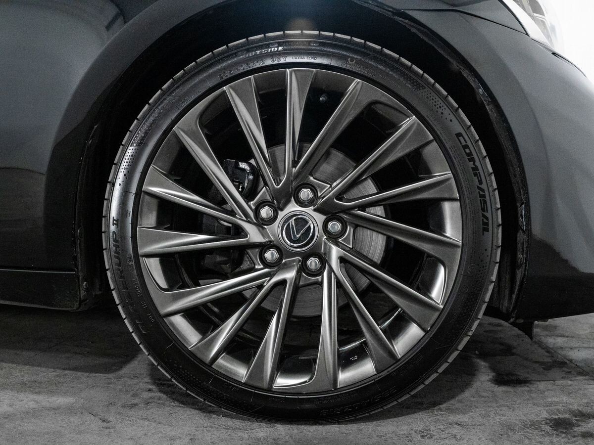 Lexus IS300h 2016 - фото автомобиля