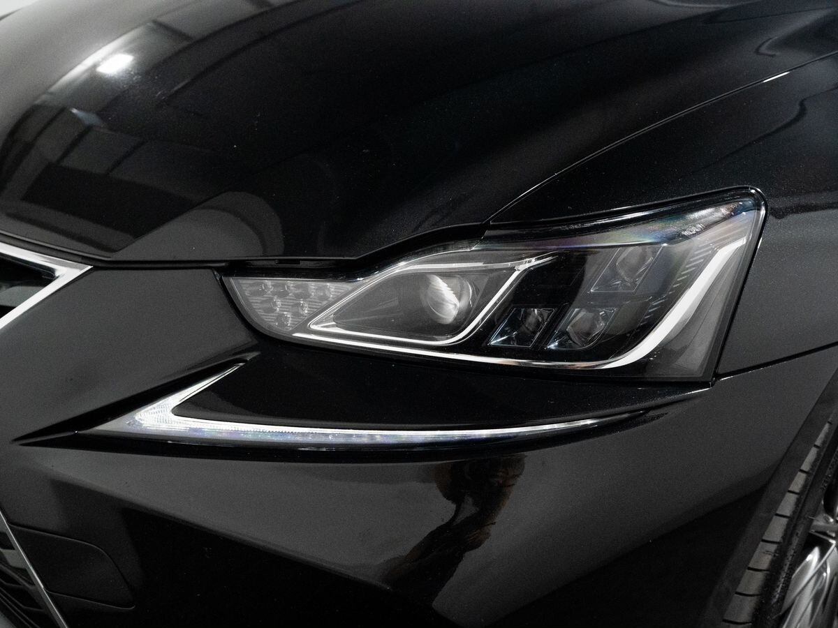 Lexus IS300h 2016 - фото автомобиля