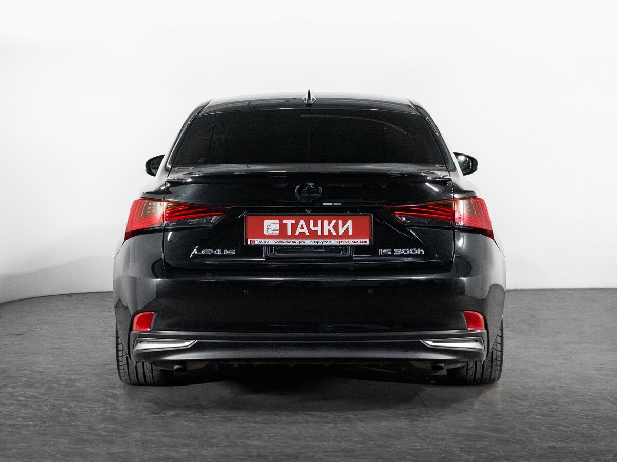 Lexus IS300h 2016 - фото автомобиля