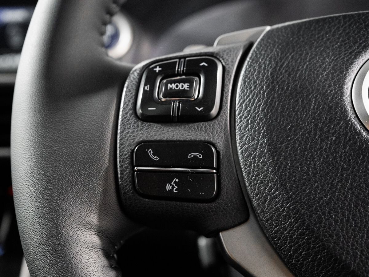 Lexus IS300h 2016 - фото автомобиля