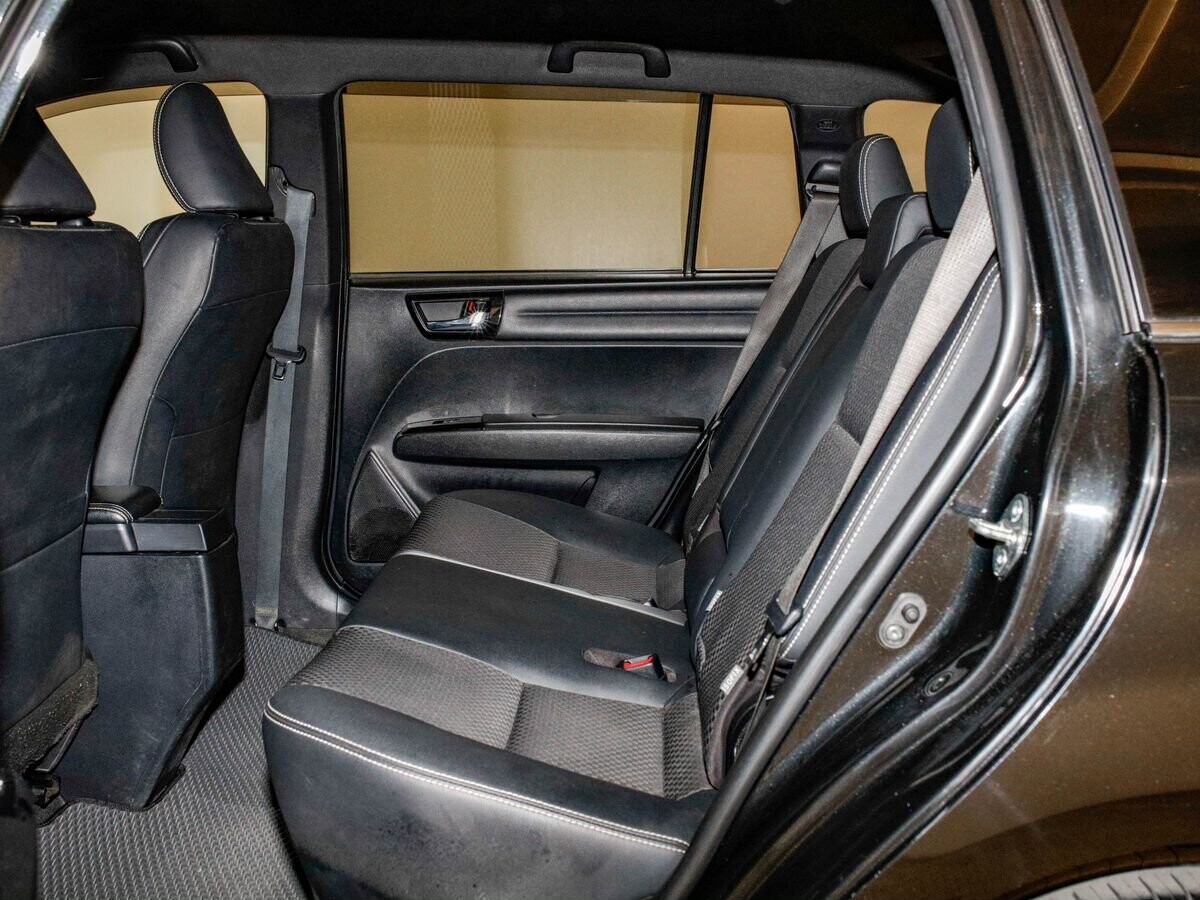 Toyota Corolla Fielder 2015 - фото автомобиля