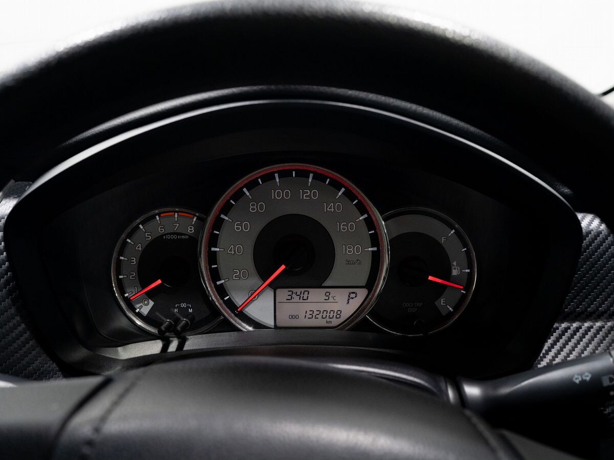 Toyota Corolla Fielder 2012 - фото автомобиля