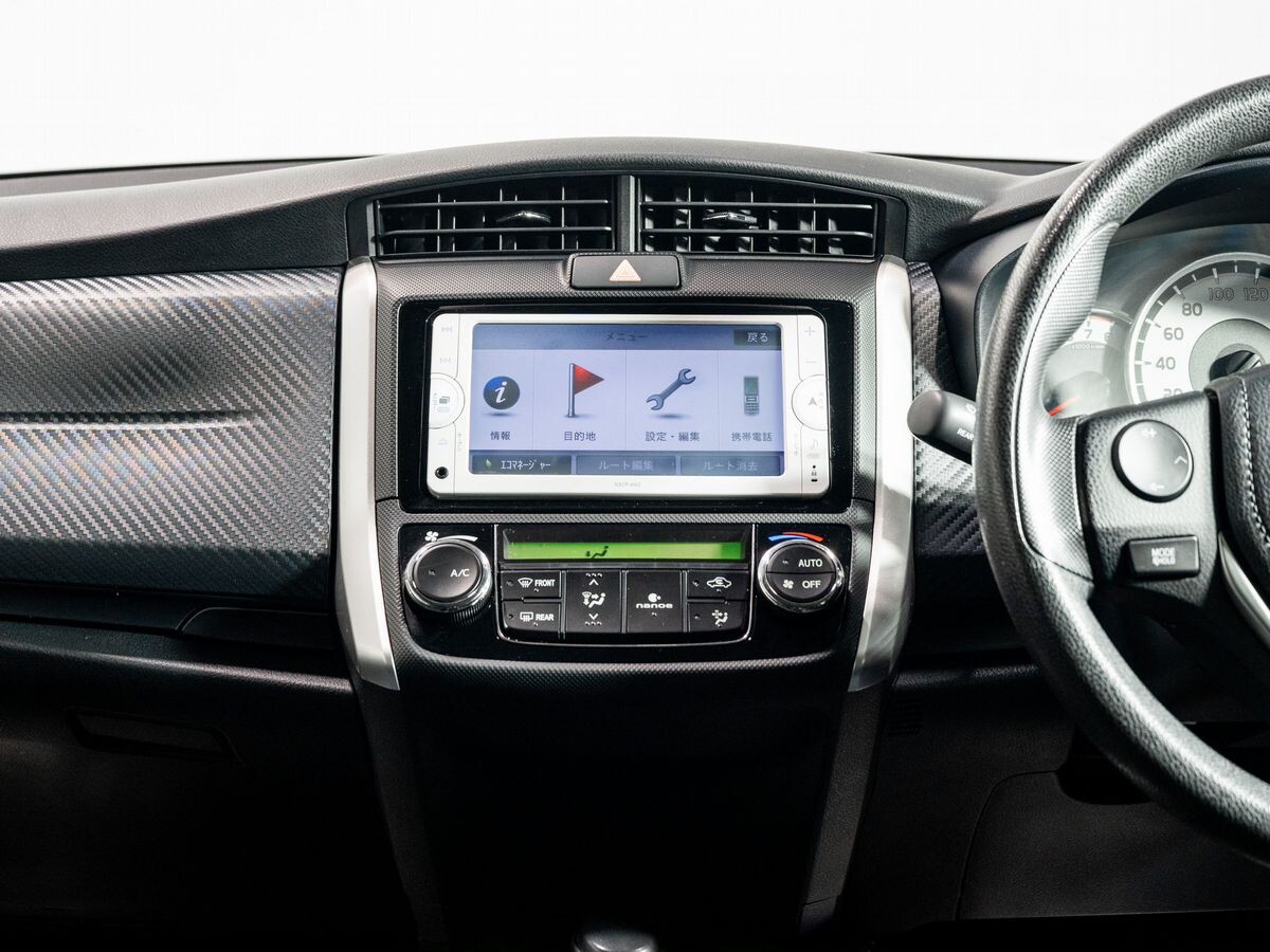 Toyota Corolla Fielder 2012 - фото автомобиля
