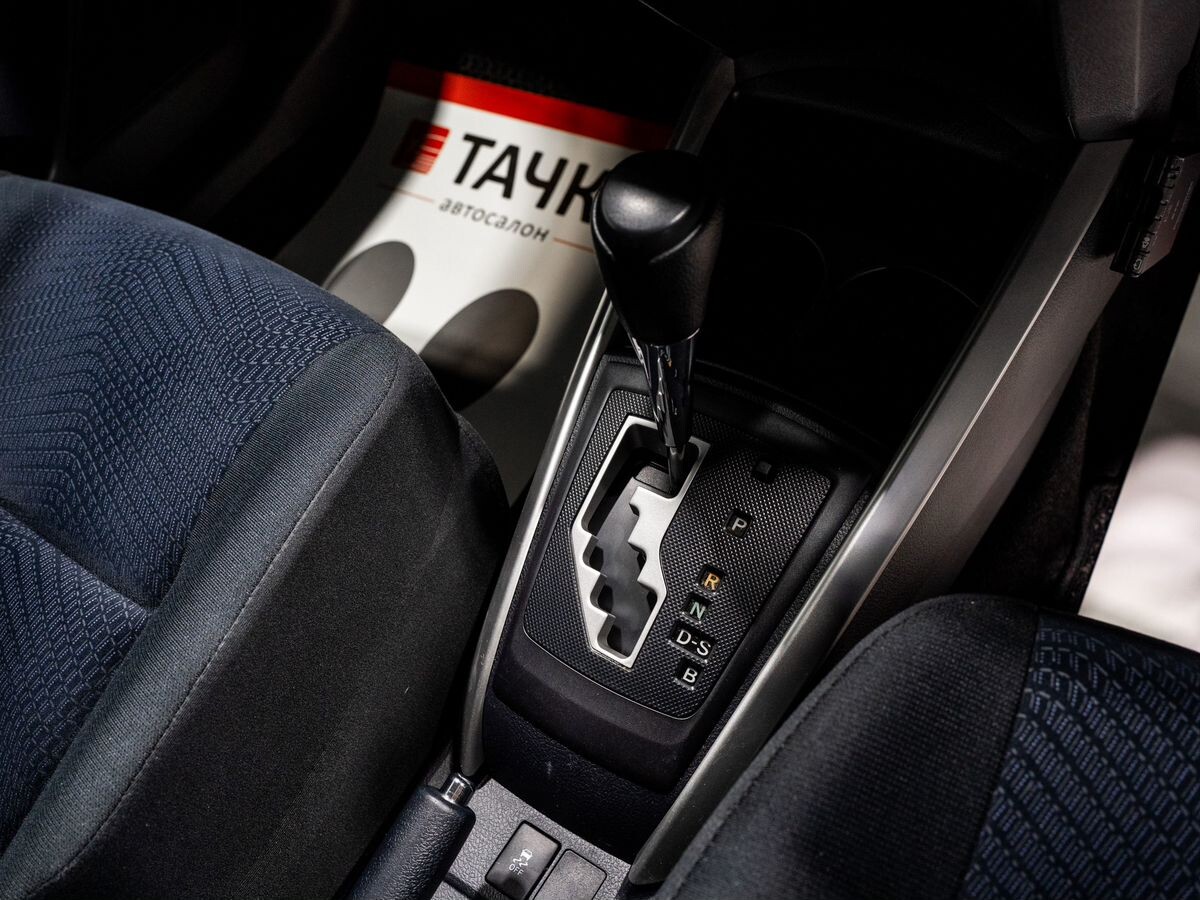 Toyota Corolla Fielder 2012 - фото автомобиля