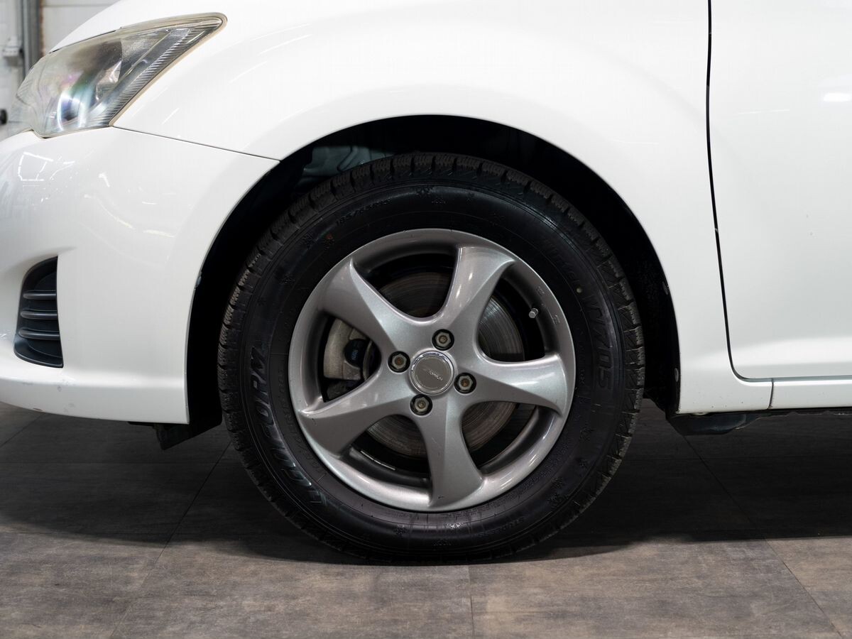 Toyota Corolla Fielder 2012 - фото автомобиля
