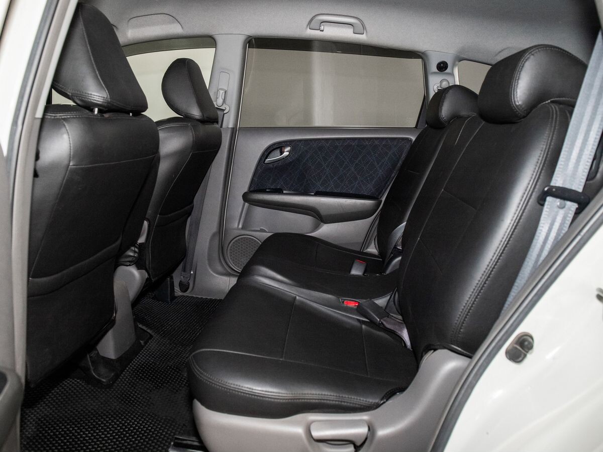 Honda Stream 2009 - фото автомобиля