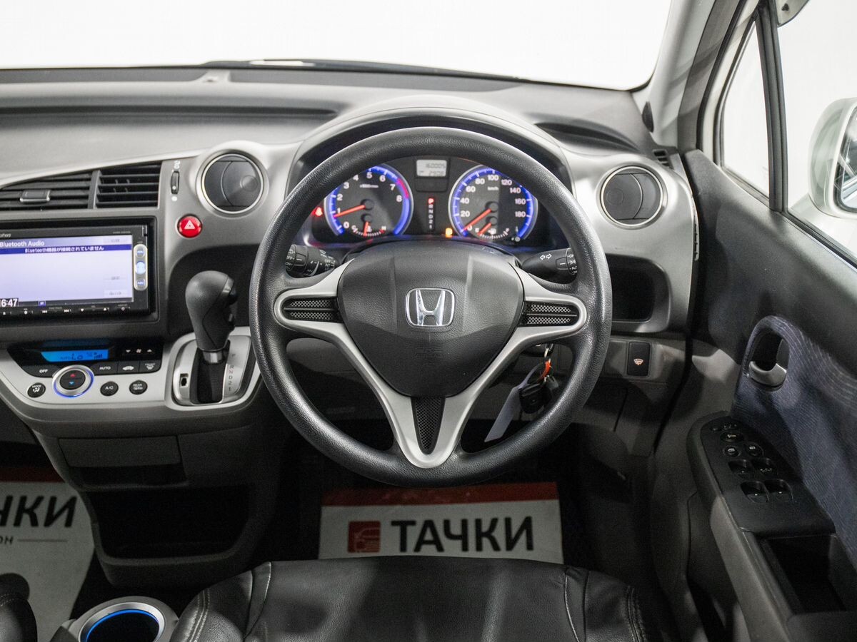 Honda Stream 2009 - фото автомобиля