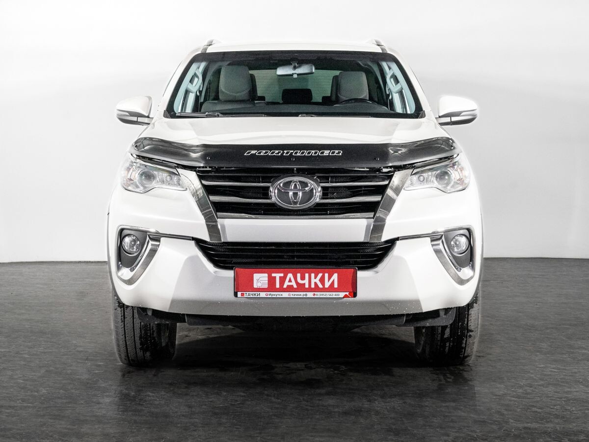 Toyota Fortuner 2018 - фото автомобиля