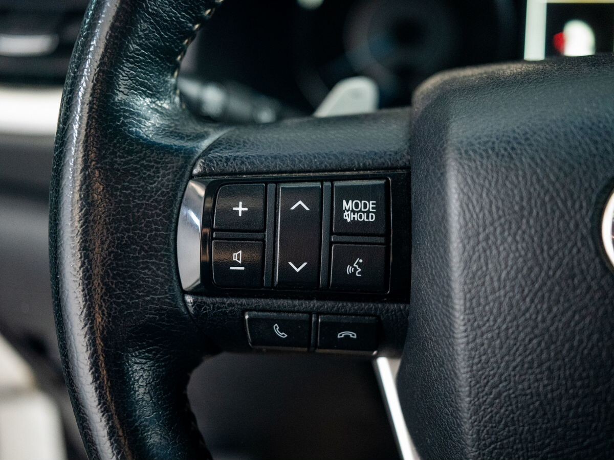 Toyota Fortuner 2018 - фото автомобиля