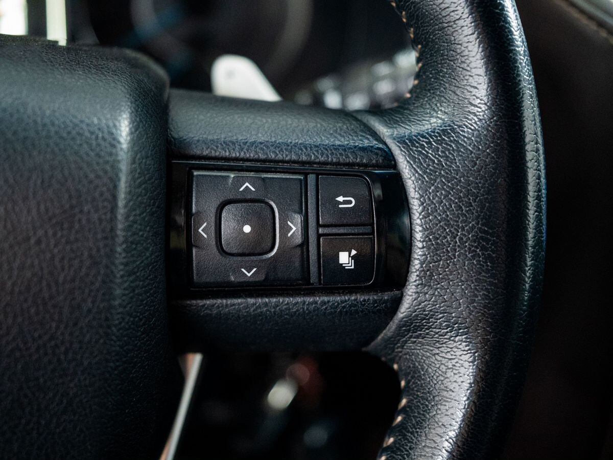 Toyota Fortuner 2018 - фото автомобиля