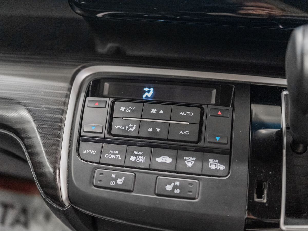 Honda Stepwgn 2017 - фото автомобиля