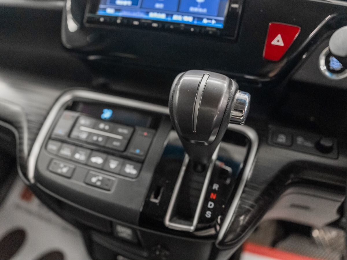 Honda Stepwgn 2017 - фото автомобиля