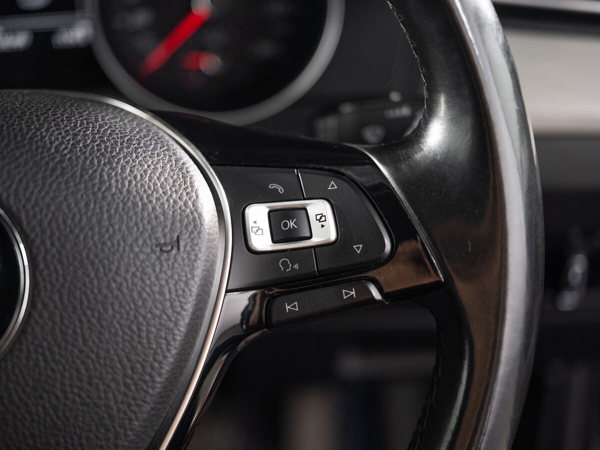 Volkswagen Passat 2015 - фото автомобиля