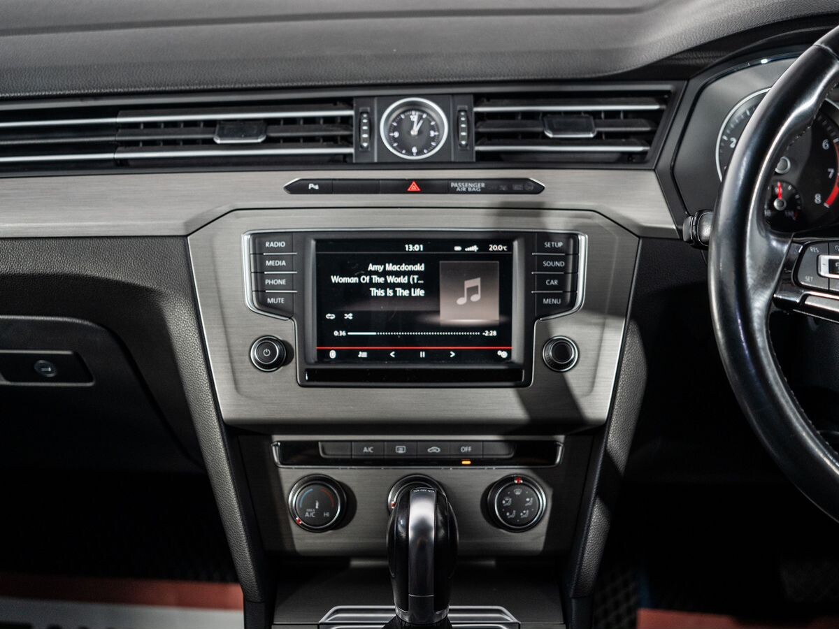Volkswagen Passat 2015 - фото автомобиля