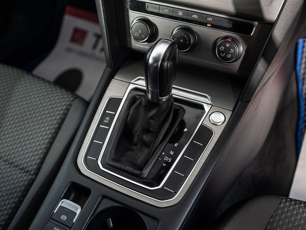 Volkswagen Passat 2015 - фото автомобиля
