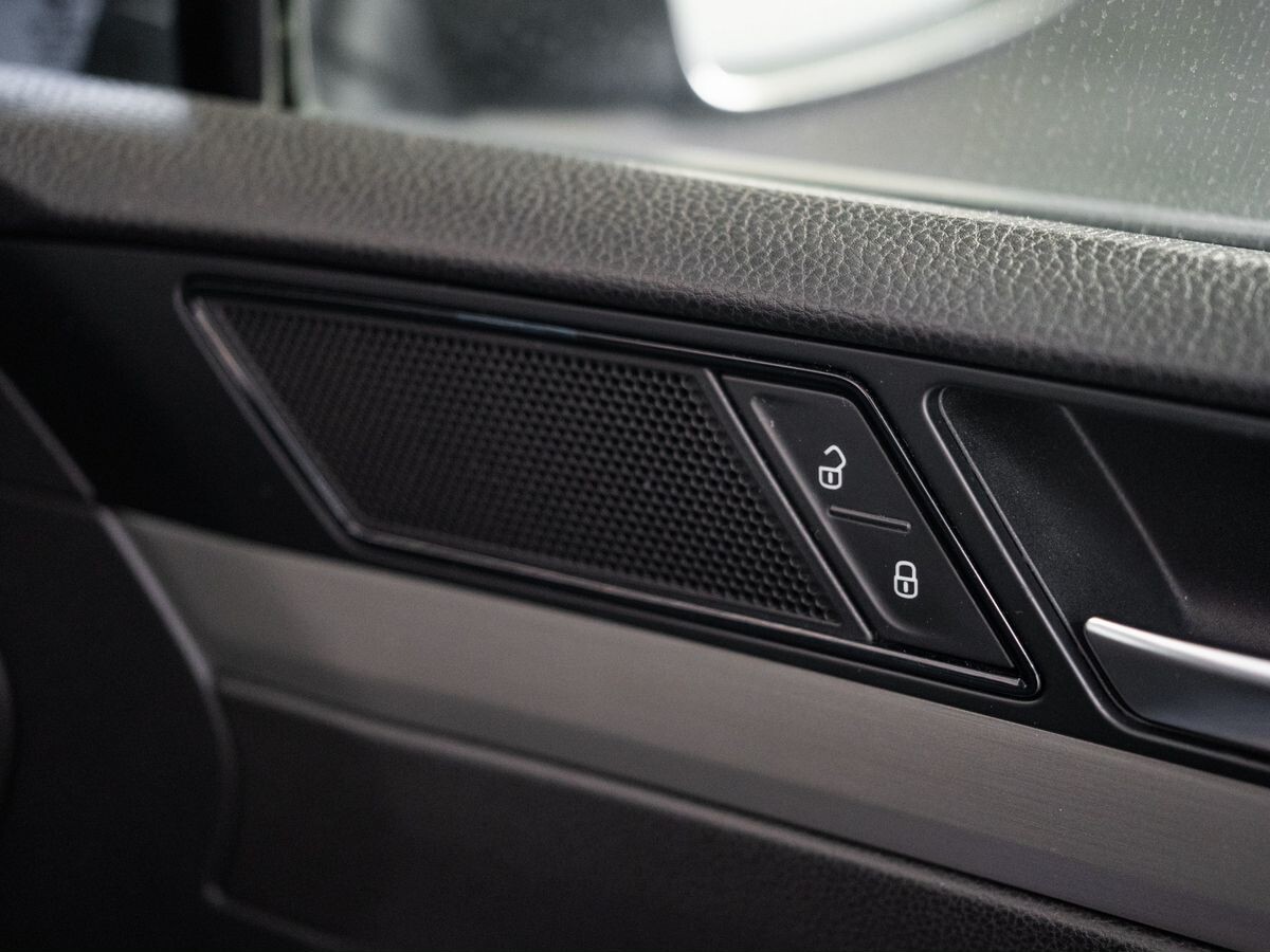 Volkswagen Passat 2015 - фото автомобиля