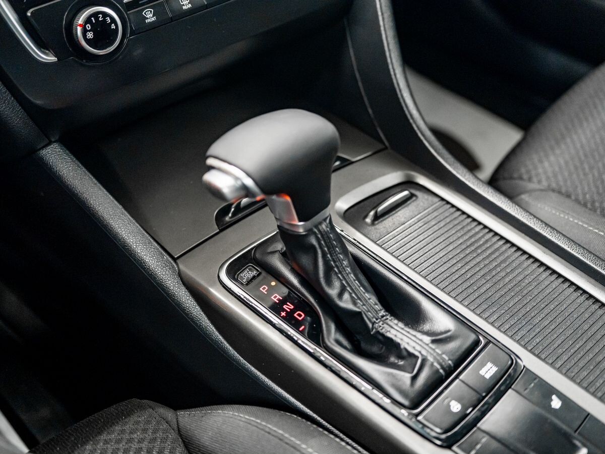 Kia Optima 2019 - фото автомобиля