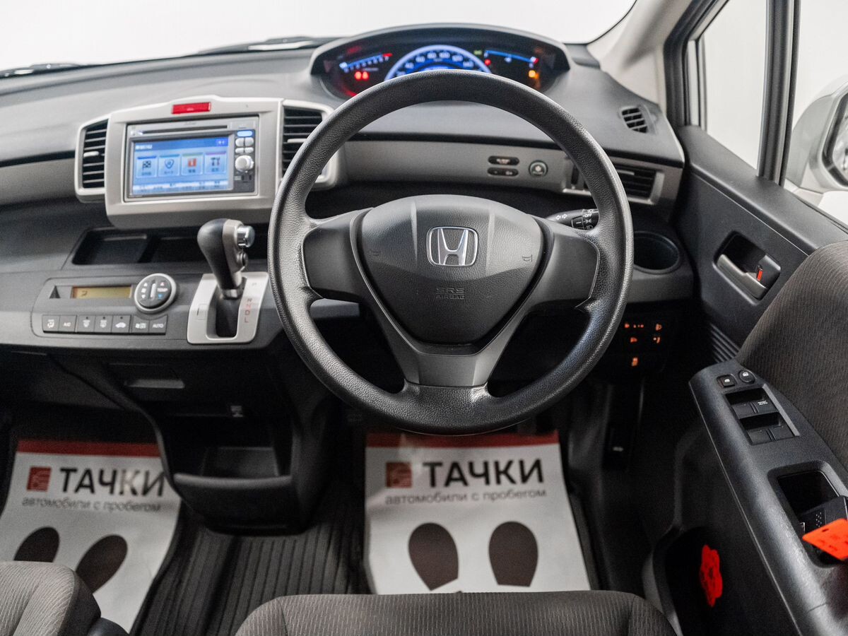 Honda Freed 2012 - фото автомобиля
