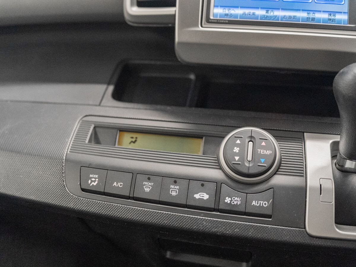 Honda Freed 2012 - фото автомобиля