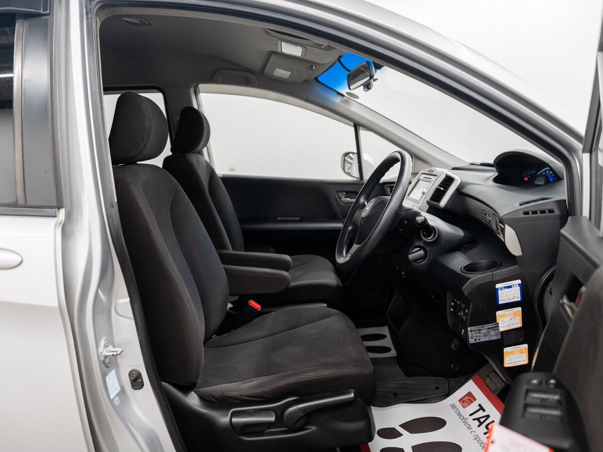 Honda Freed 2012 - фото автомобиля