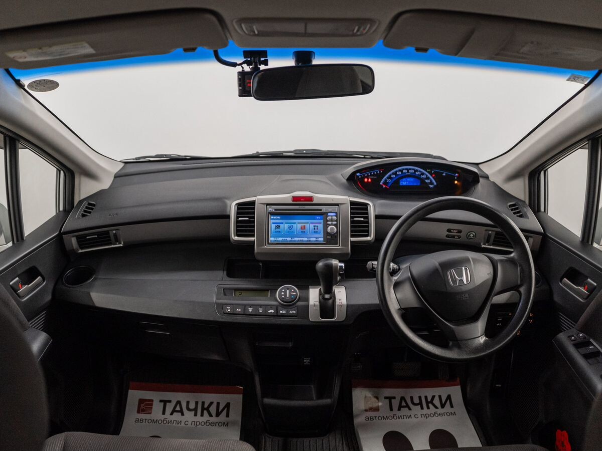 Honda Freed 2012 - фото автомобиля