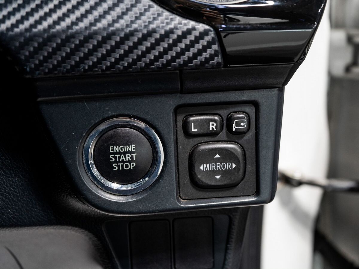 Toyota Corolla Fielder 2012 - фото автомобиля