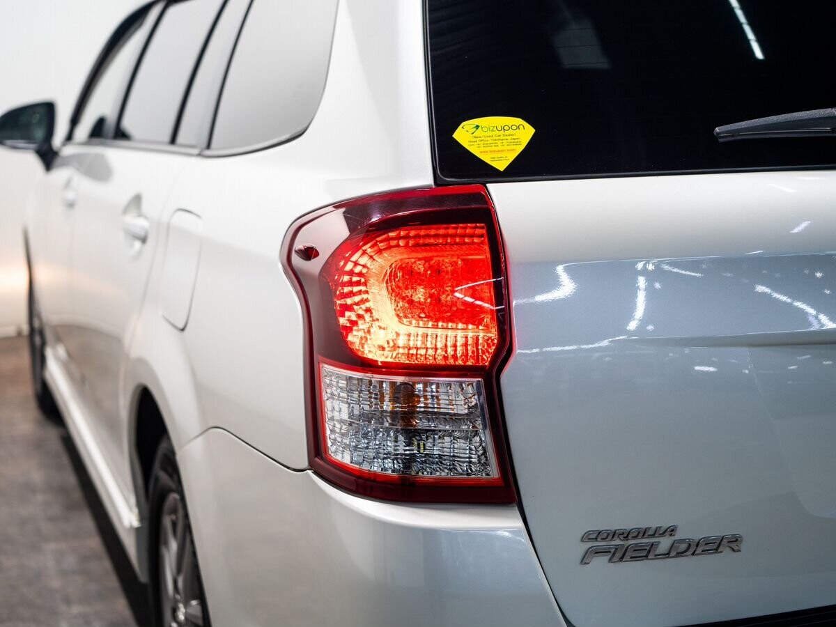 Toyota Corolla Fielder 2012 - фото автомобиля