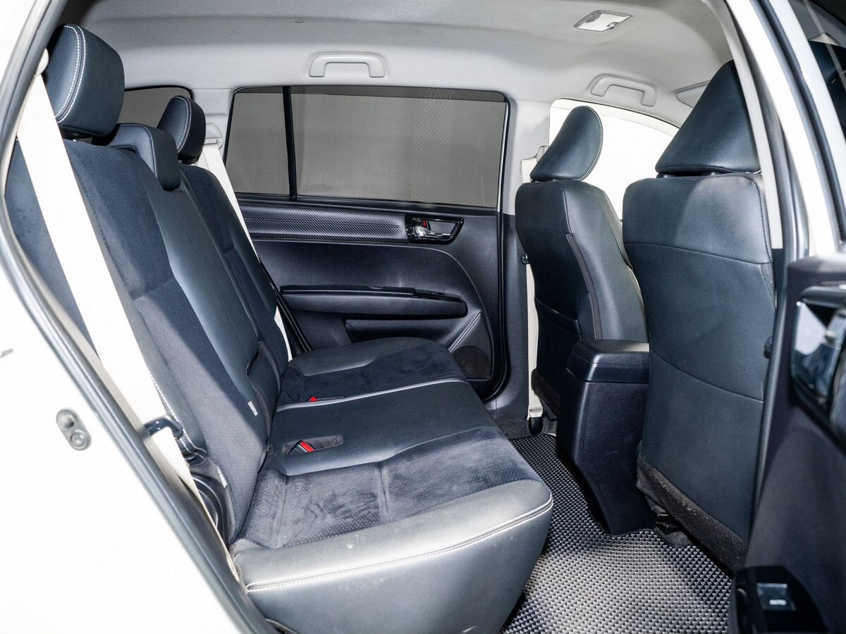 Toyota Corolla Fielder 2012 - фото автомобиля