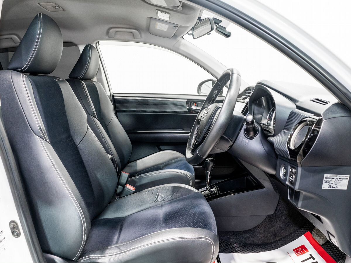 Toyota Corolla Fielder 2012 - фото автомобиля