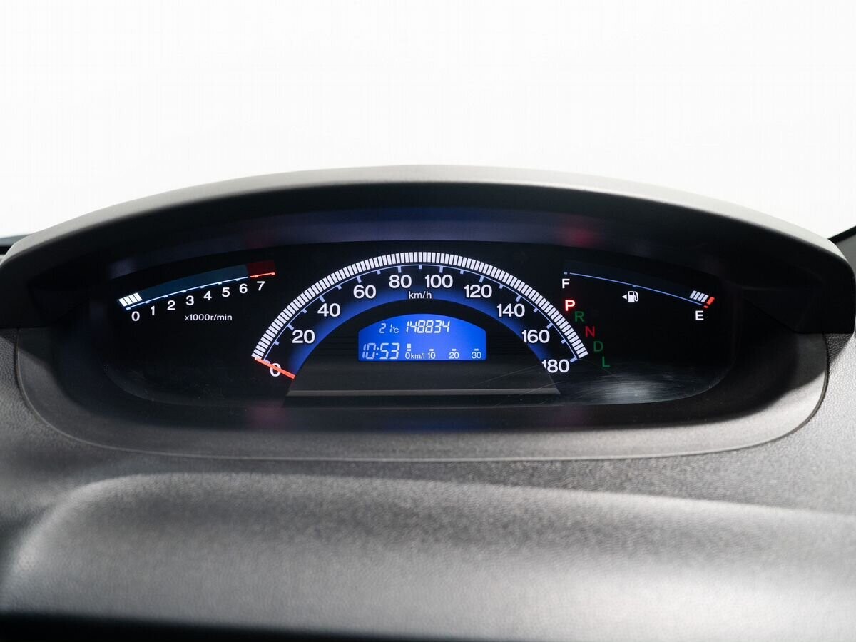 Honda Freed Spike 2013 - фото автомобиля