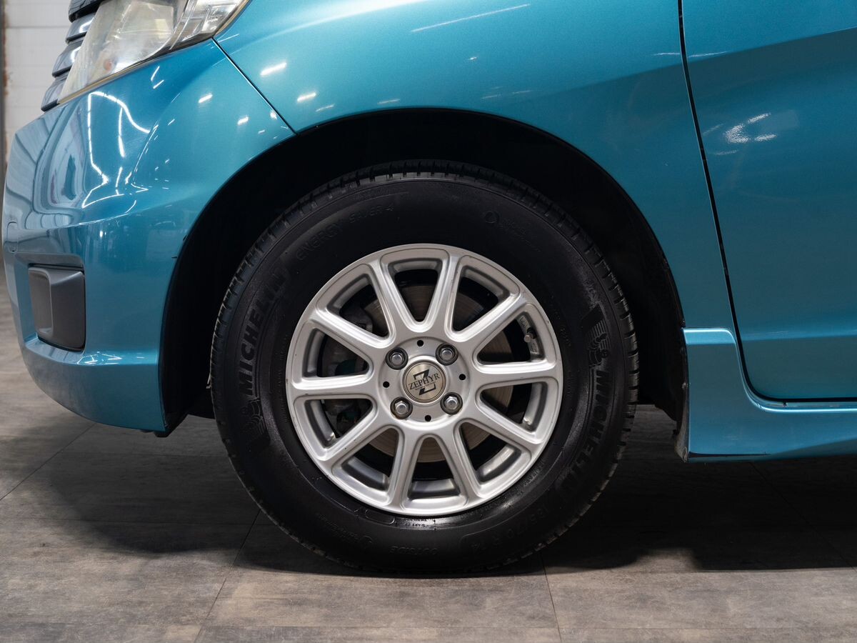 Honda Freed Spike 2013 - фото автомобиля