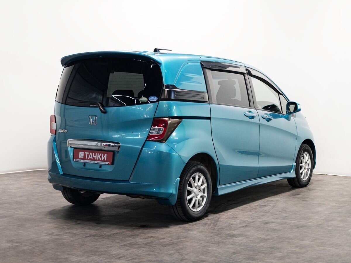 Honda Freed Spike 2013 - фото автомобиля