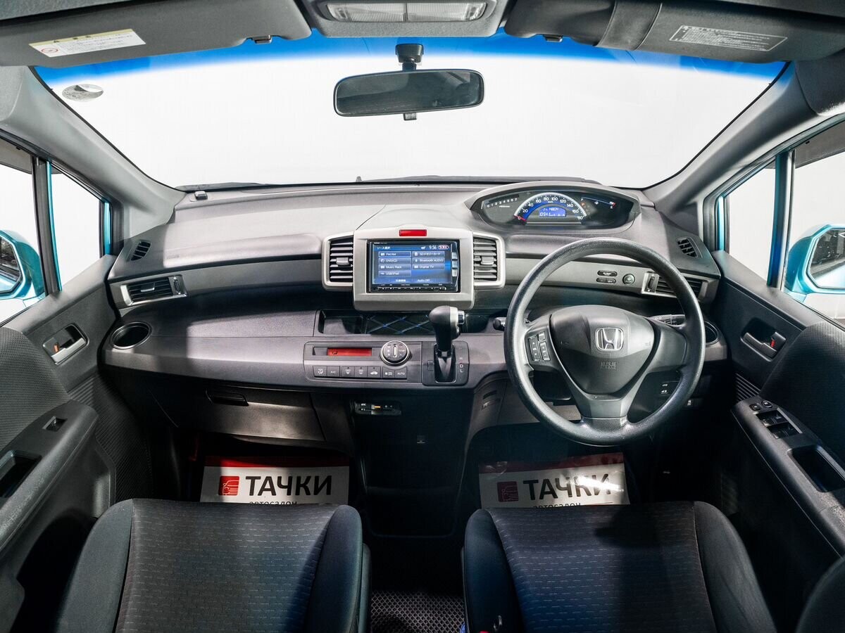 Honda Freed Spike 2013 - фото автомобиля