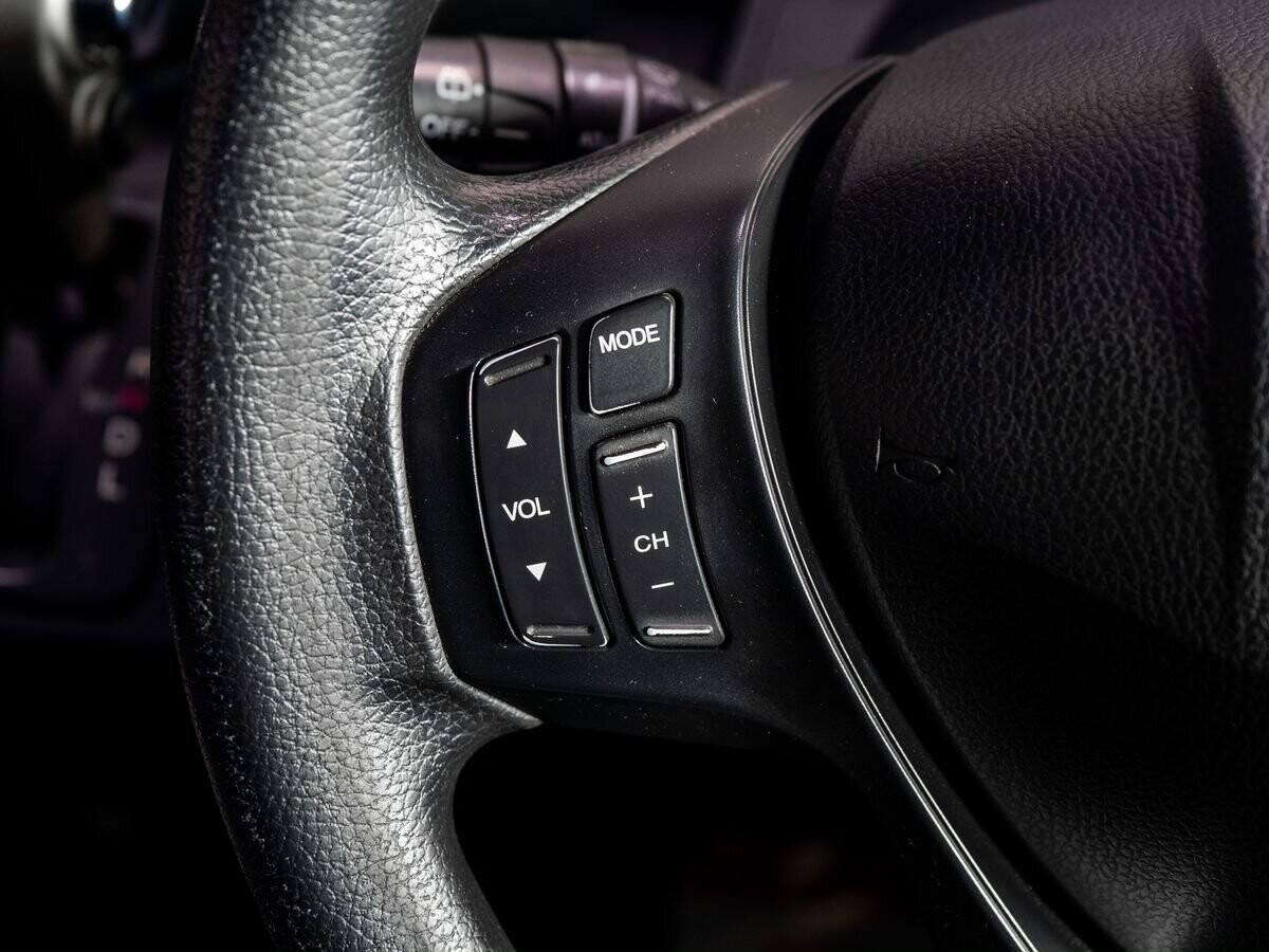 Honda Freed Spike 2013 - фото автомобиля